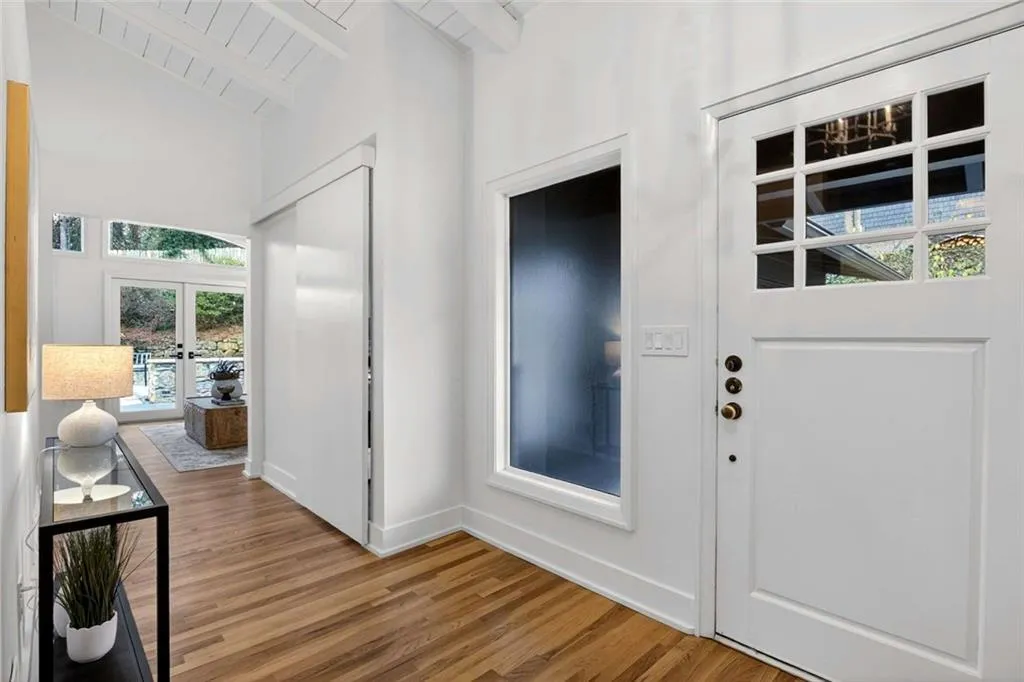 550 Forest Hills Drive, Atlanta, Georgia 30342, 3 Bedrooms Bedrooms, ,2 BathroomsBathrooms,Residential,Sold,550 Forest Hills Drive,7701135