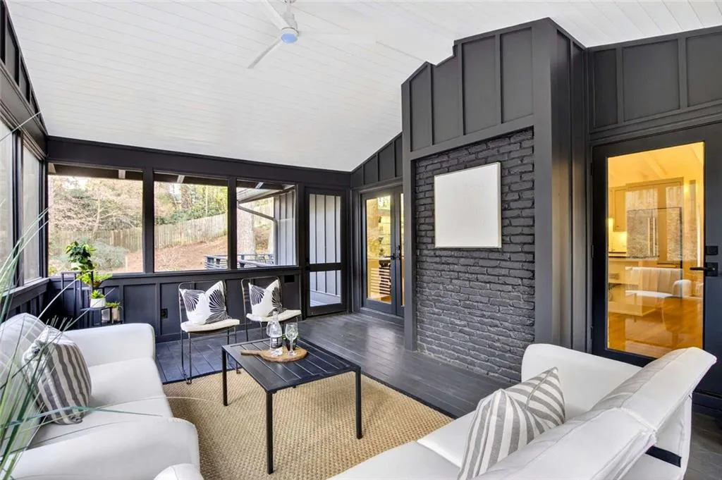 550 Forest Hills Drive, Atlanta, Georgia 30342, 3 Bedrooms Bedrooms, ,2 BathroomsBathrooms,Residential,Sold,550 Forest Hills Drive,7701135