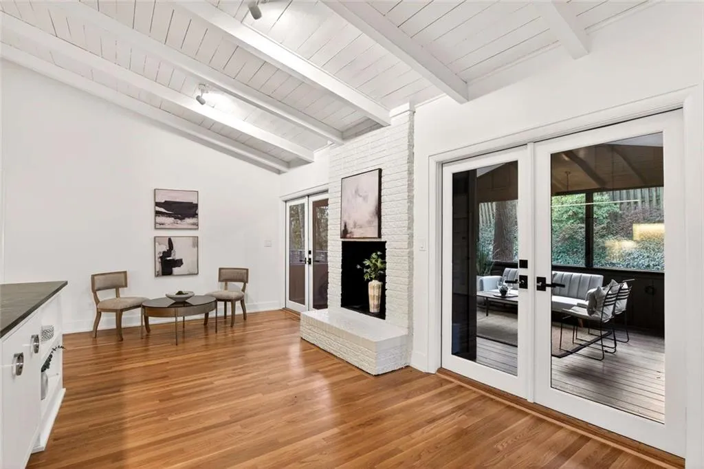 550 Forest Hills Drive, Atlanta, Georgia 30342, 3 Bedrooms Bedrooms, ,2 BathroomsBathrooms,Residential,Sold,550 Forest Hills Drive,7701135