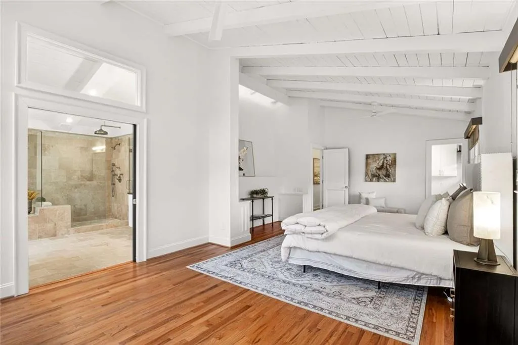 550 Forest Hills Drive, Atlanta, Georgia 30342, 3 Bedrooms Bedrooms, ,2 BathroomsBathrooms,Residential,Sold,550 Forest Hills Drive,7701135