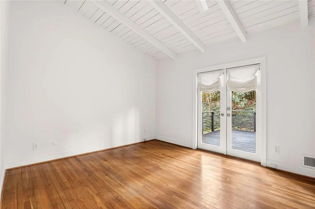550 Forest Hills Drive, Atlanta, Georgia 30342, 3 Bedrooms Bedrooms, ,2 BathroomsBathrooms,Residential,Sold,550 Forest Hills Drive,7701135