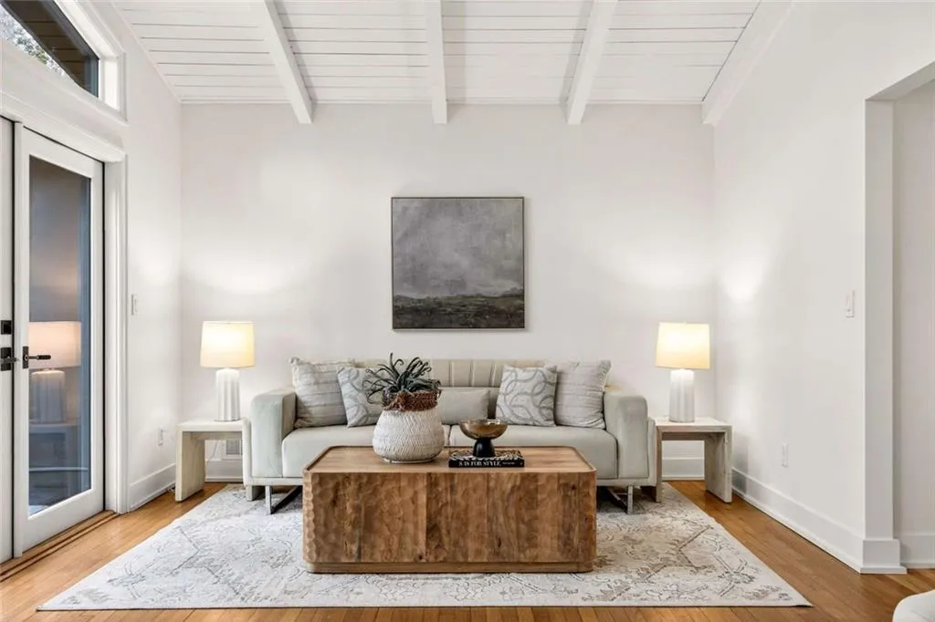 550 Forest Hills Drive, Atlanta, Georgia 30342, 3 Bedrooms Bedrooms, ,2 BathroomsBathrooms,Residential,Sold,550 Forest Hills Drive,7701135