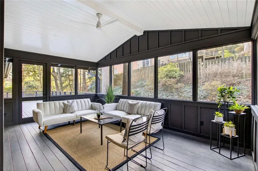 550 Forest Hills Drive, Atlanta, Georgia 30342, 3 Bedrooms Bedrooms, ,2 BathroomsBathrooms,Residential,Sold,550 Forest Hills Drive,7701135