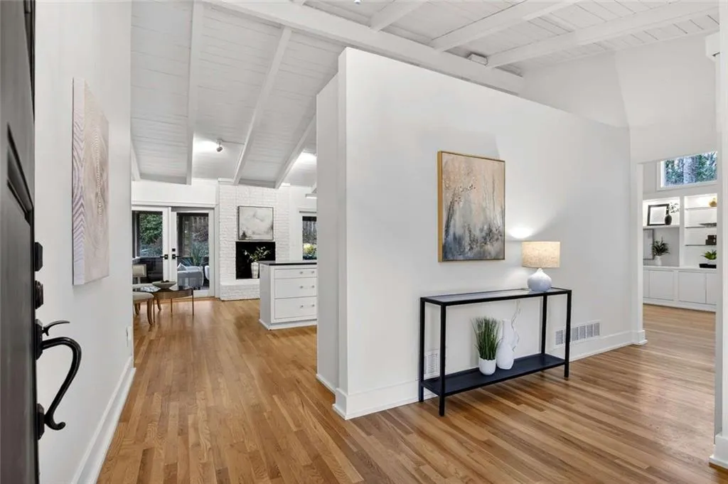 550 Forest Hills Drive, Atlanta, Georgia 30342, 3 Bedrooms Bedrooms, ,2 BathroomsBathrooms,Residential,Sold,550 Forest Hills Drive,7701135