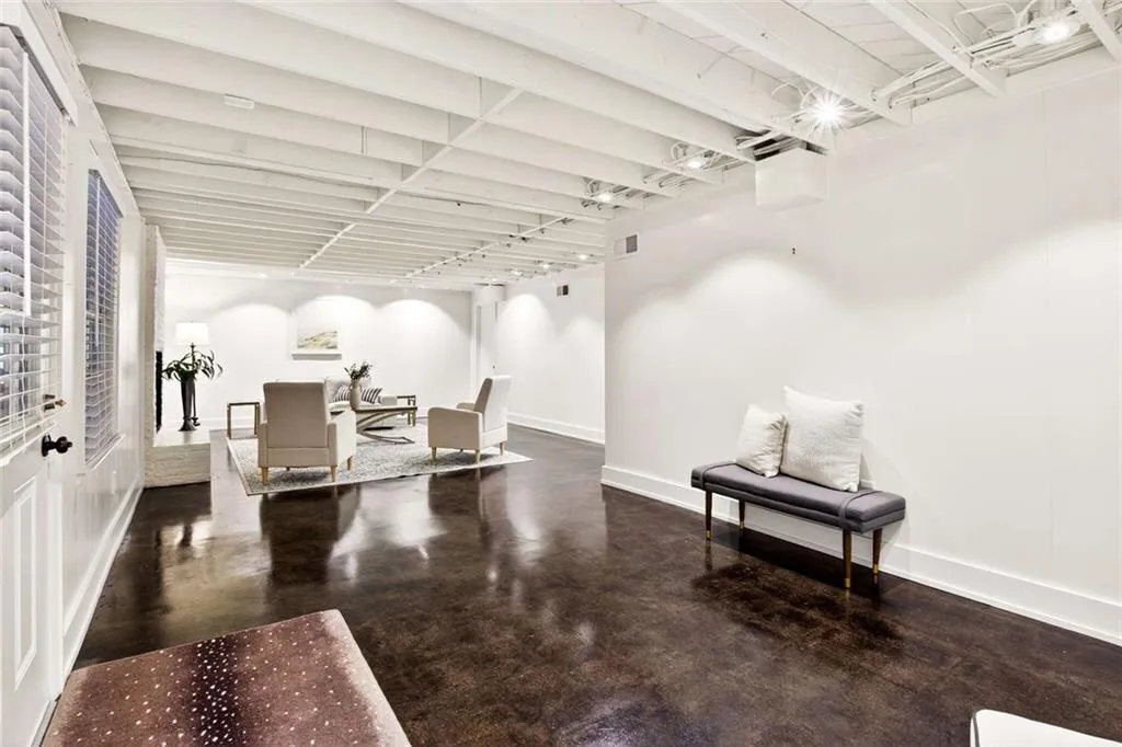 550 Forest Hills Drive, Atlanta, Georgia 30342, 3 Bedrooms Bedrooms, ,2 BathroomsBathrooms,Residential,Sold,550 Forest Hills Drive,7701135