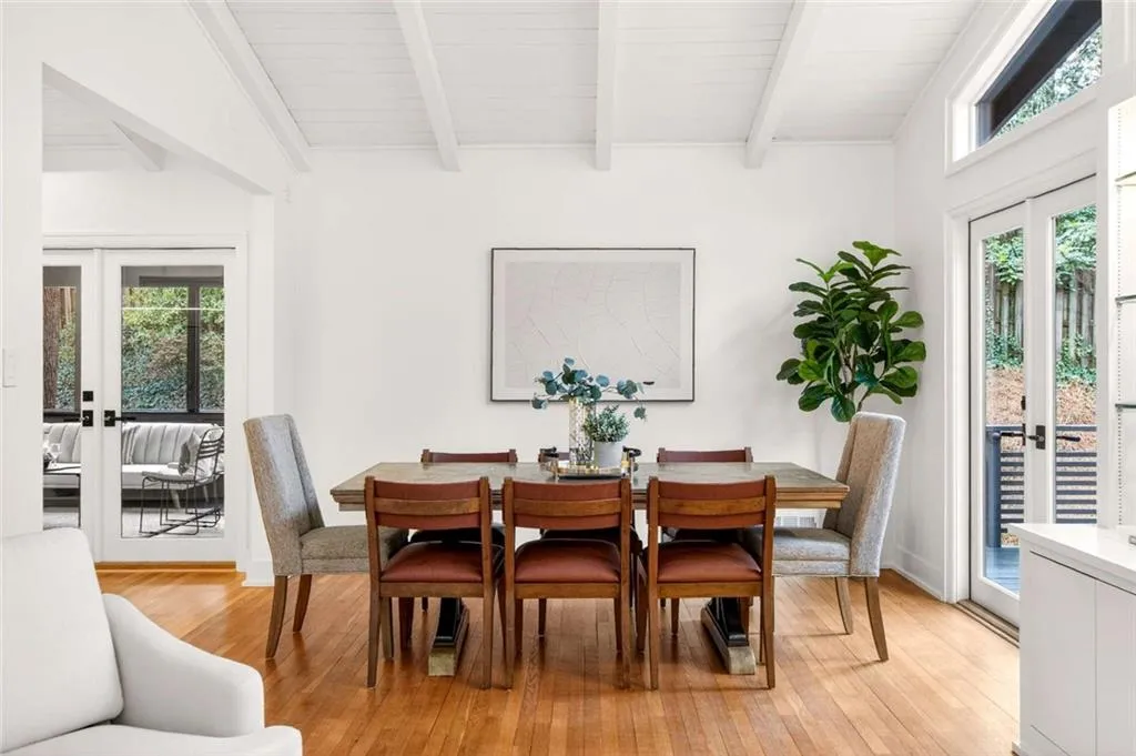 550 Forest Hills Drive, Atlanta, Georgia 30342, 3 Bedrooms Bedrooms, ,2 BathroomsBathrooms,Residential,Sold,550 Forest Hills Drive,7701135