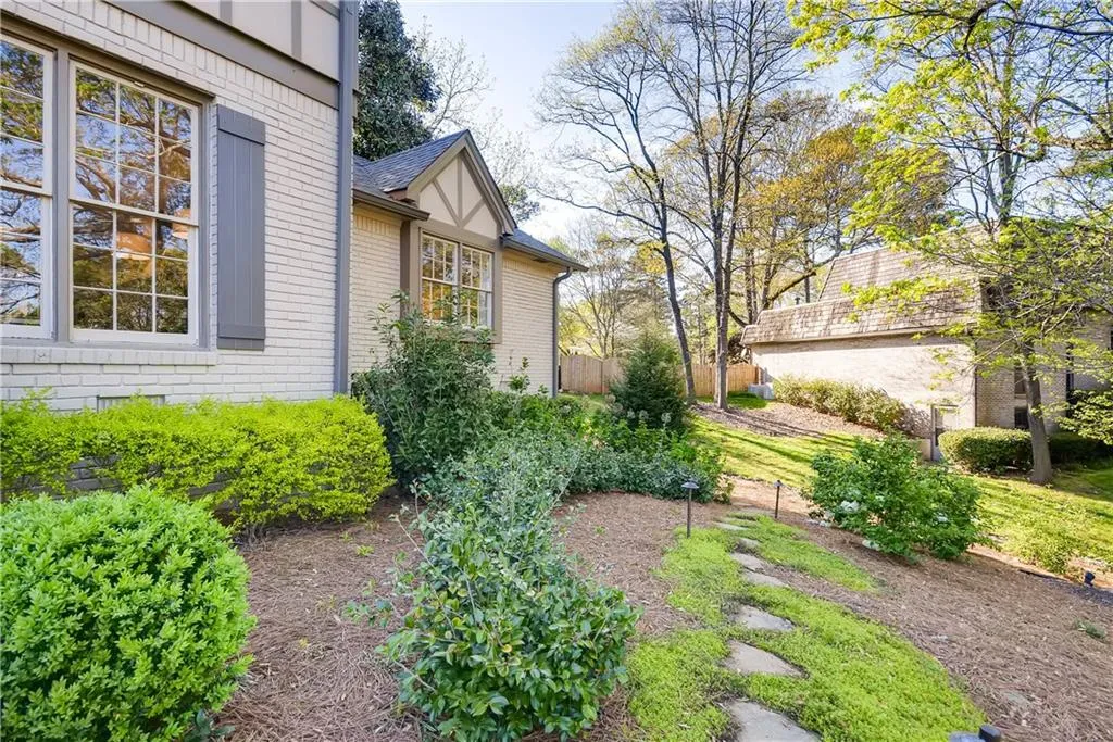 7525 Ball Mill Road, Sandy Springs, Georgia 30350, 6 Bedrooms Bedrooms, ,4 BathroomsBathrooms,Residential,Sold,7525 Ball Mill Road,6534753