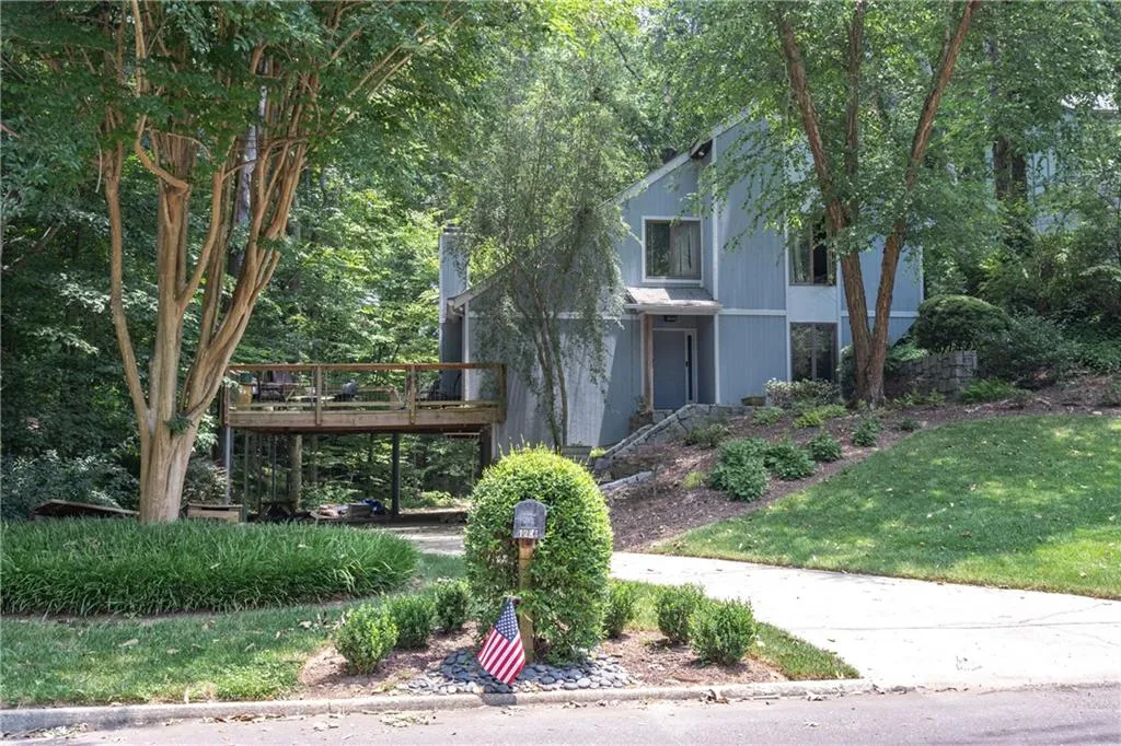 1285 Old Woodbine Road, Sandy Springs, Georgia 30319, 4 Bedrooms Bedrooms, ,2 BathroomsBathrooms,Residential,Sold,1285 Old Woodbine Road,7242200