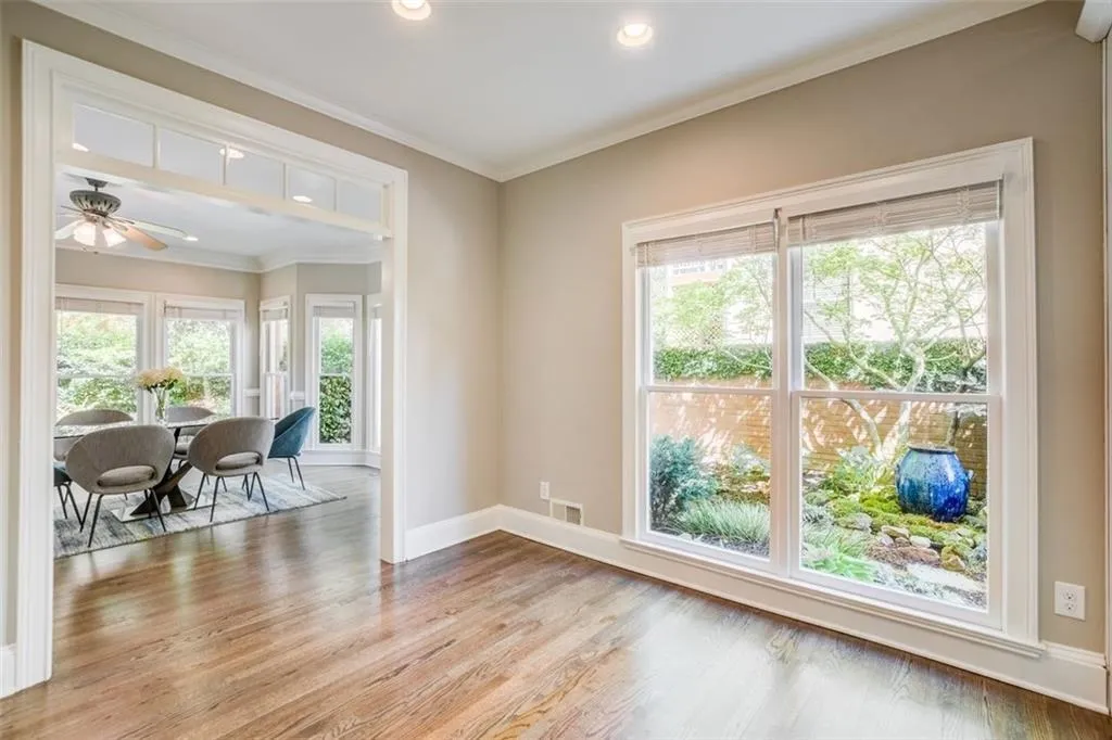 205 Embassy Court, Sandy Springs, Georgia 30328, 3 Bedrooms Bedrooms, ,2 BathroomsBathrooms,Residential,Sold,205 Embassy Court,7033985