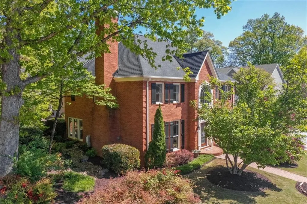 205 Embassy Court, Sandy Springs, Georgia 30328, 3 Bedrooms Bedrooms, ,2 BathroomsBathrooms,Residential,Sold,205 Embassy Court,7033985