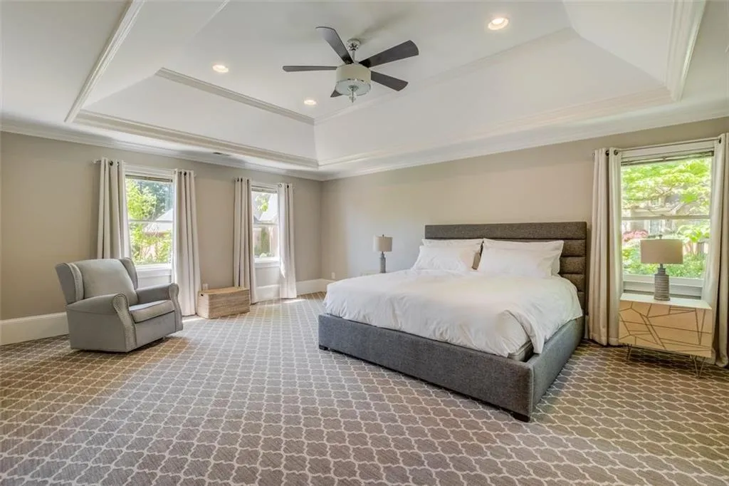 205 Embassy Court, Sandy Springs, Georgia 30328, 3 Bedrooms Bedrooms, ,2 BathroomsBathrooms,Residential,Sold,205 Embassy Court,7033985