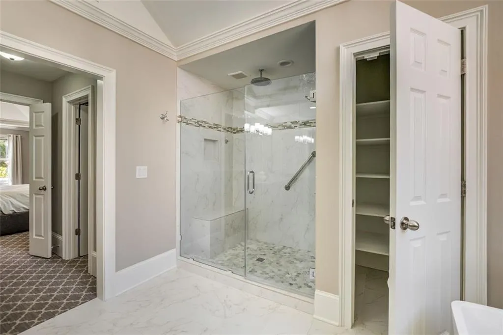 205 Embassy Court, Sandy Springs, Georgia 30328, 3 Bedrooms Bedrooms, ,2 BathroomsBathrooms,Residential,Sold,205 Embassy Court,7033985