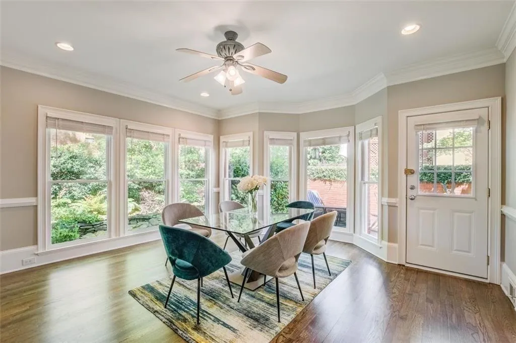 205 Embassy Court, Sandy Springs, Georgia 30328, 3 Bedrooms Bedrooms, ,2 BathroomsBathrooms,Residential,Sold,205 Embassy Court,7033985