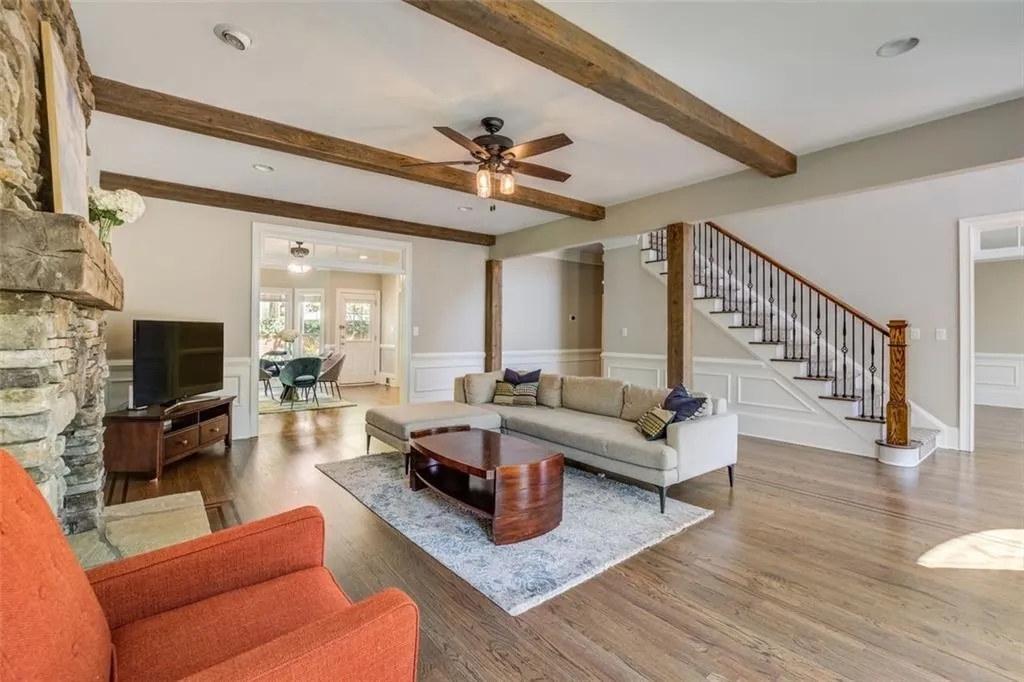 205 Embassy Court, Sandy Springs, Georgia 30328, 3 Bedrooms Bedrooms, ,2 BathroomsBathrooms,Residential,Sold,205 Embassy Court,7033985