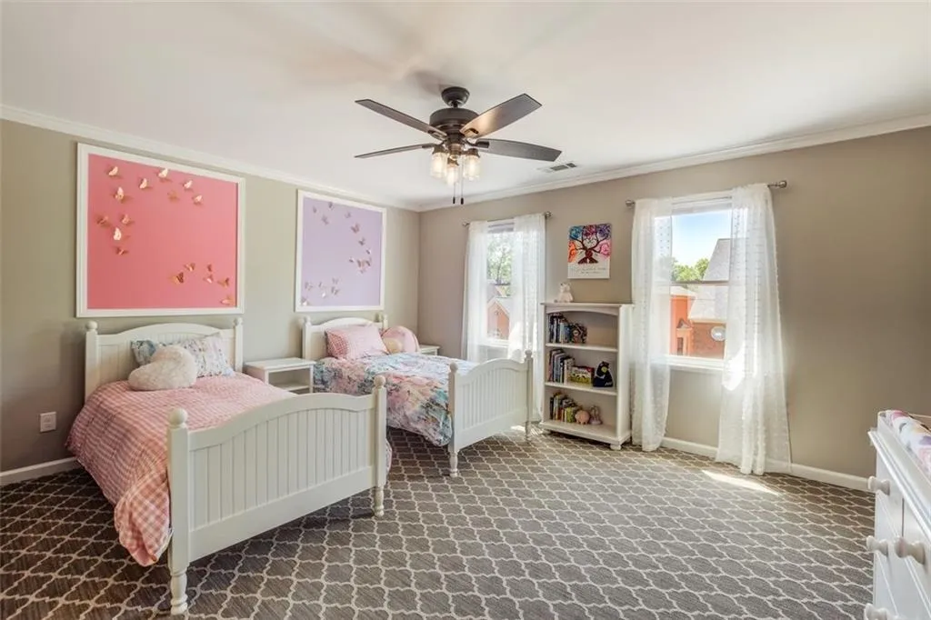 205 Embassy Court, Sandy Springs, Georgia 30328, 3 Bedrooms Bedrooms, ,2 BathroomsBathrooms,Residential,Sold,205 Embassy Court,7033985
