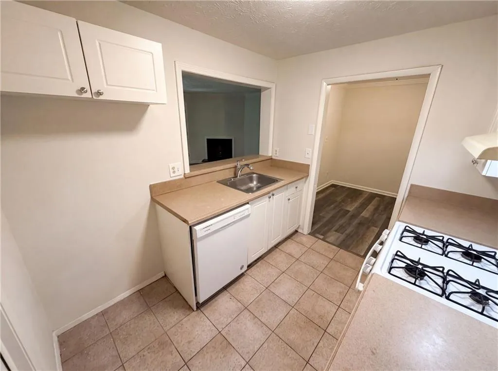 216 Summit North Drive Ne, Atlanta, Georgia 30324, 1 Bedroom Bedrooms, 0 ,1 BathroomBathrooms,Residential,For Sale,216 Summit North Drive Ne,7800309