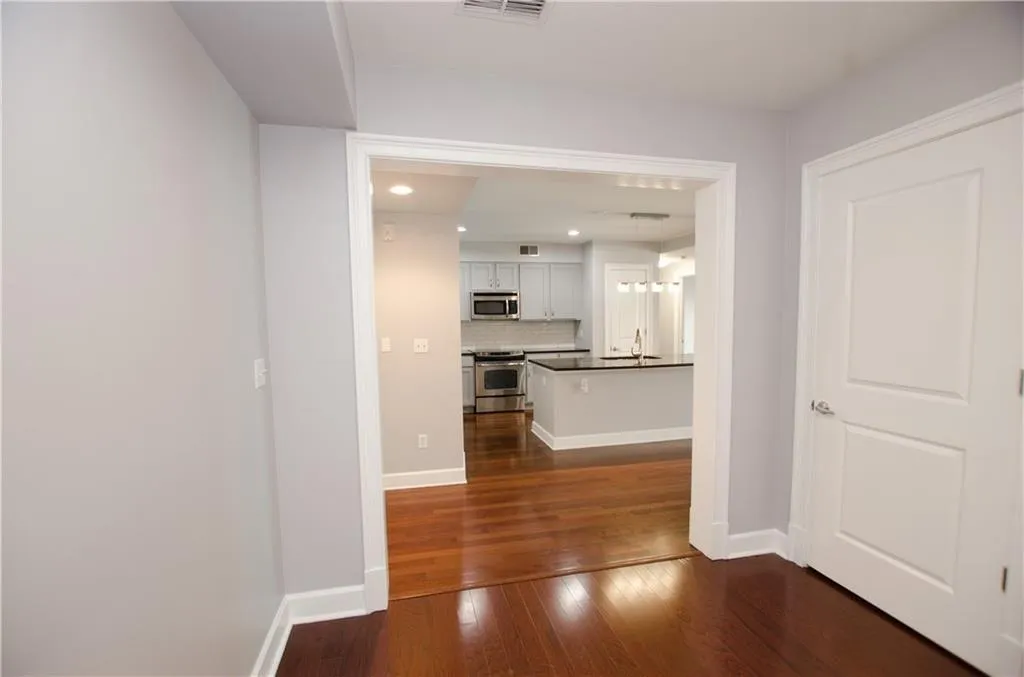 200 River Vista Drive Unit 221, Atlanta, Georgia 30339, 2 Bedrooms Bedrooms, ,2 BathroomsBathrooms,Residential,For Sale,200 River Vista Drive Unit 221,7614050