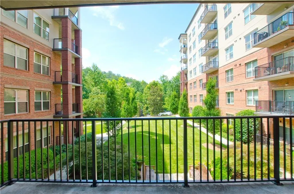 200 River Vista Drive Unit 221, Atlanta, Georgia 30339, 2 Bedrooms Bedrooms, ,2 BathroomsBathrooms,Residential,For Sale,200 River Vista Drive Unit 221,7614050