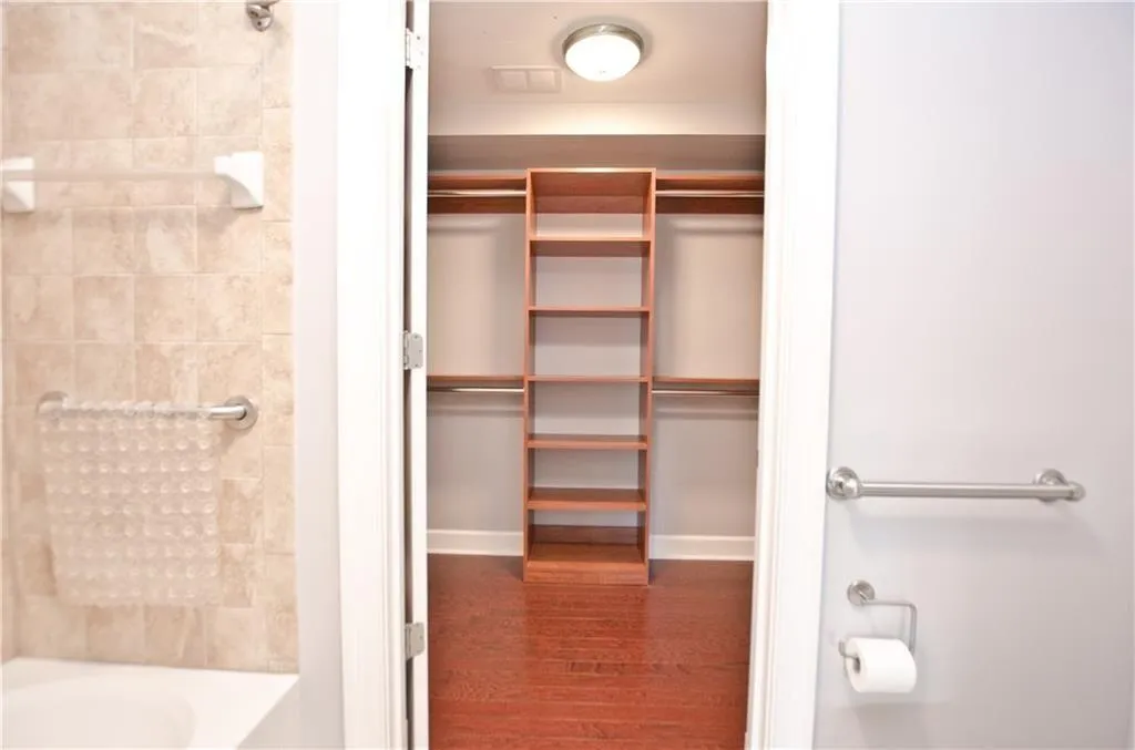 200 River Vista Drive Unit 221, Atlanta, Georgia 30339, 2 Bedrooms Bedrooms, ,2 BathroomsBathrooms,Residential,For Sale,200 River Vista Drive Unit 221,7614050
