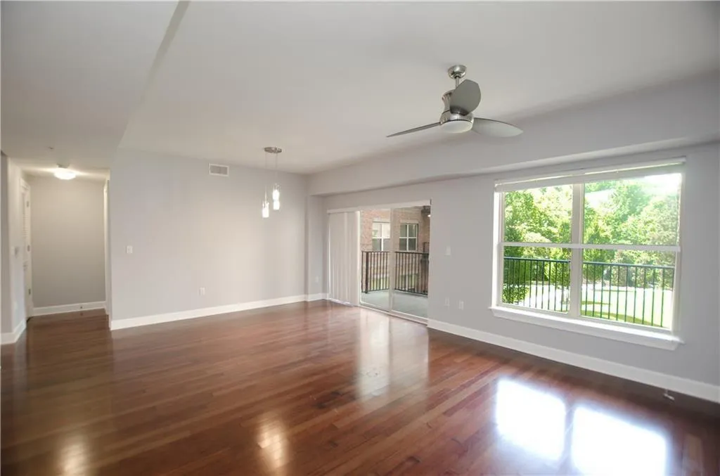 200 River Vista Drive Unit 221, Atlanta, Georgia 30339, 2 Bedrooms Bedrooms, ,2 BathroomsBathrooms,Residential,For Sale,200 River Vista Drive Unit 221,7614050
