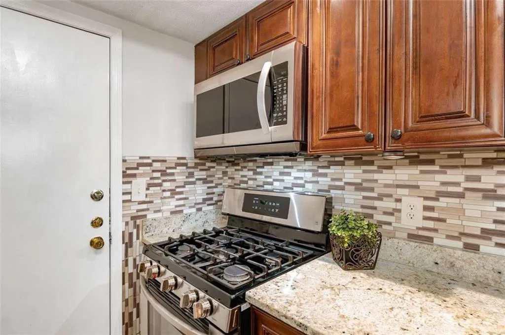 6851 Roswell Road Unit H7, Atlanta, Georgia 30328, 2 Bedrooms Bedrooms, ,2 BathroomsBathrooms,Residential,Sold,6851 Roswell Road Unit H7,7390897