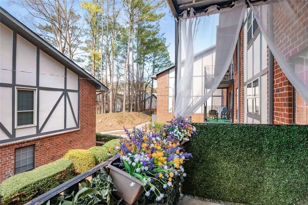 6851 Roswell Road Unit H7, Atlanta, Georgia 30328, 2 Bedrooms Bedrooms, ,2 BathroomsBathrooms,Residential,Sold,6851 Roswell Road Unit H7,7390897