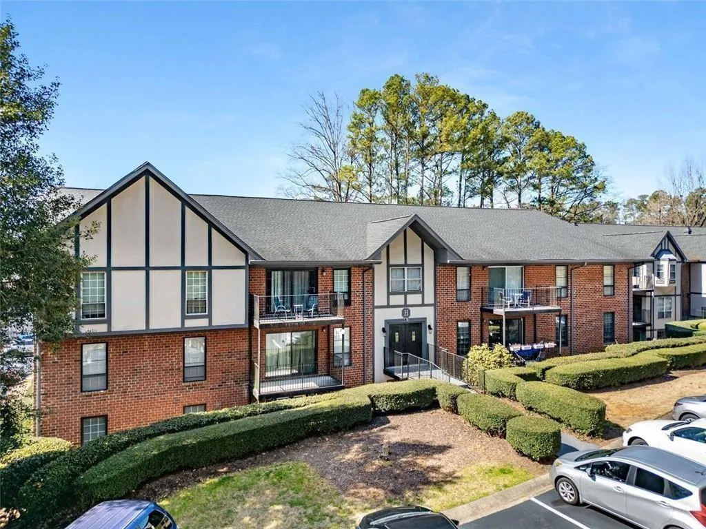 6851 Roswell Road Unit H7, Atlanta, Georgia 30328, 2 Bedrooms Bedrooms, ,2 BathroomsBathrooms,Residential,Sold,6851 Roswell Road Unit H7,7390897