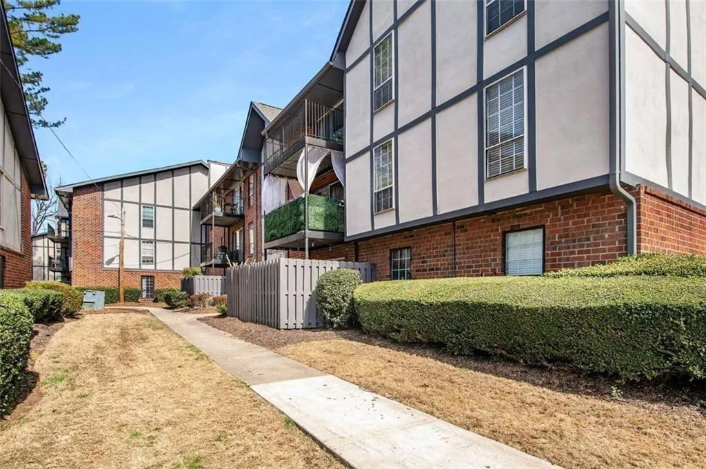 6851 Roswell Road Unit H7, Atlanta, Georgia 30328, 2 Bedrooms Bedrooms, ,2 BathroomsBathrooms,Residential,Sold,6851 Roswell Road Unit H7,7390897