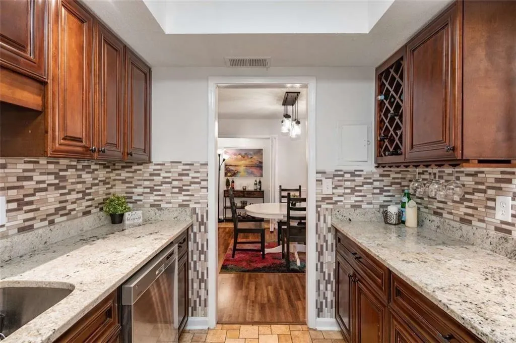 6851 Roswell Road Unit H7, Atlanta, Georgia 30328, 2 Bedrooms Bedrooms, ,2 BathroomsBathrooms,Residential,Sold,6851 Roswell Road Unit H7,7390897