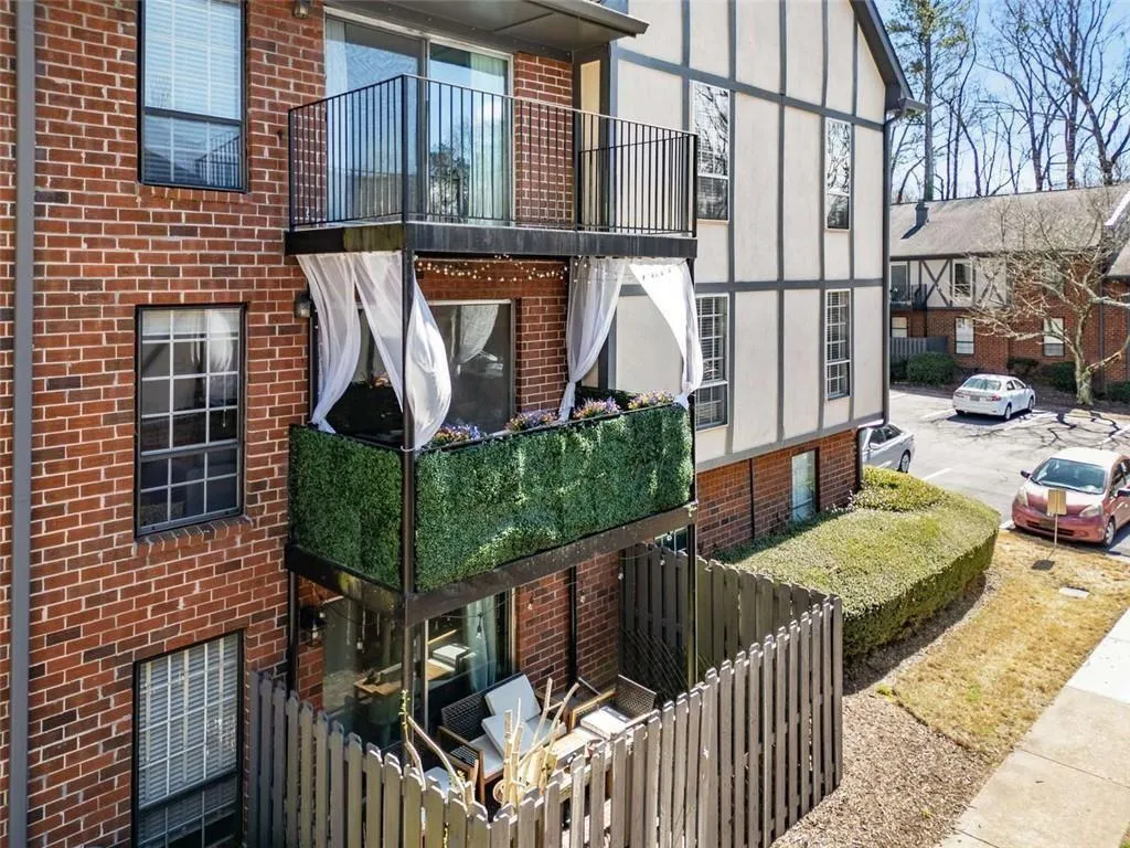 6851 Roswell Road Unit H7, Atlanta, Georgia 30328, 2 Bedrooms Bedrooms, ,2 BathroomsBathrooms,Residential,Sold,6851 Roswell Road Unit H7,7390897