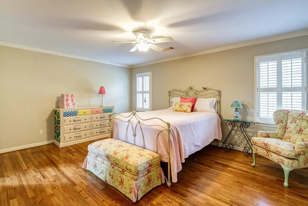 450 Tavern Circle, Sandy Springs, Georgia 30350, 5 Bedrooms Bedrooms, ,4 BathroomsBathrooms,Residential,Sold,450 Tavern Circle,5657142