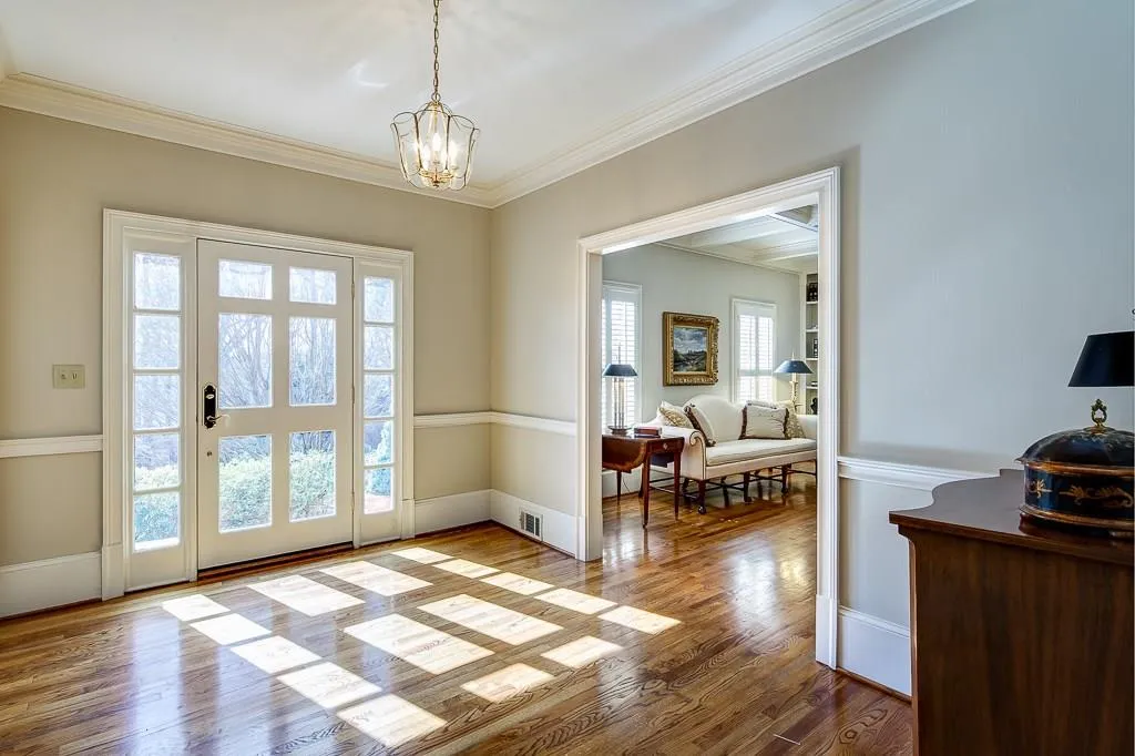 450 Tavern Circle, Sandy Springs, Georgia 30350, 5 Bedrooms Bedrooms, ,4 BathroomsBathrooms,Residential,Sold,450 Tavern Circle,5657142