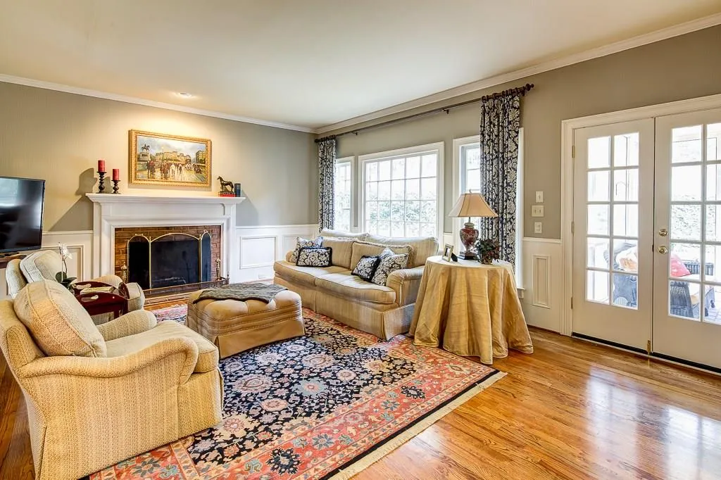 450 Tavern Circle, Sandy Springs, Georgia 30350, 5 Bedrooms Bedrooms, ,4 BathroomsBathrooms,Residential,Sold,450 Tavern Circle,5657142