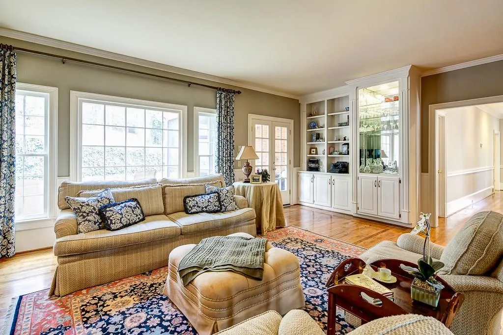 450 Tavern Circle, Sandy Springs, Georgia 30350, 5 Bedrooms Bedrooms, ,4 BathroomsBathrooms,Residential,Sold,450 Tavern Circle,5657142