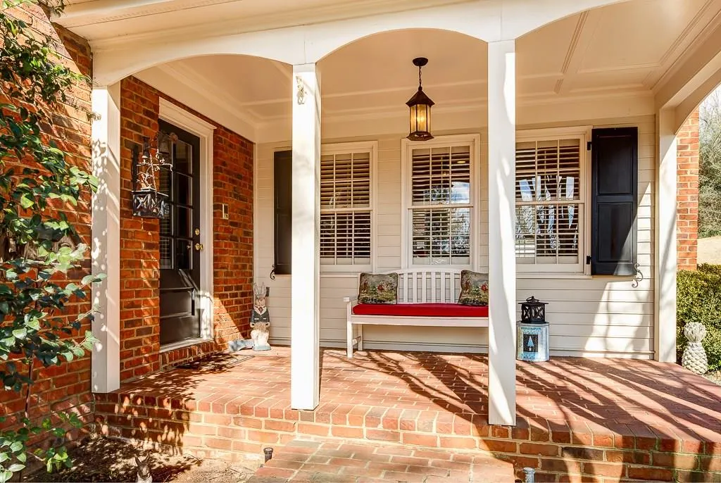 450 Tavern Circle, Sandy Springs, Georgia 30350, 5 Bedrooms Bedrooms, ,4 BathroomsBathrooms,Residential,Sold,450 Tavern Circle,5657142