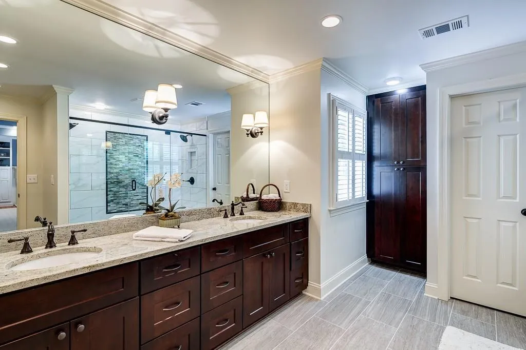 450 Tavern Circle, Sandy Springs, Georgia 30350, 5 Bedrooms Bedrooms, ,4 BathroomsBathrooms,Residential,Sold,450 Tavern Circle,5657142