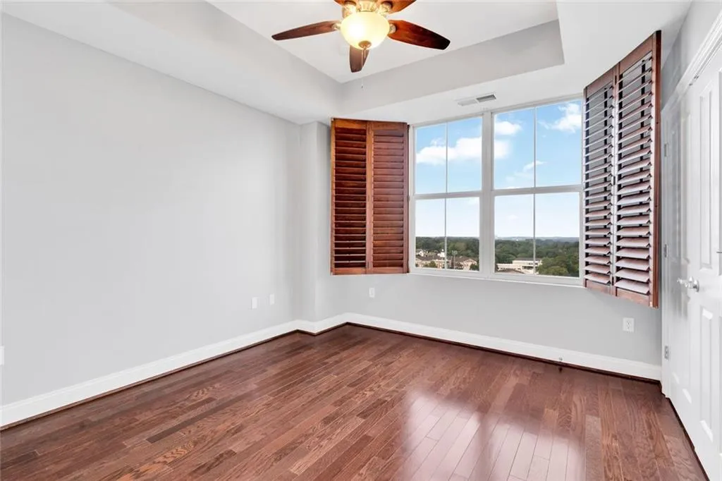 Secondary bedroom