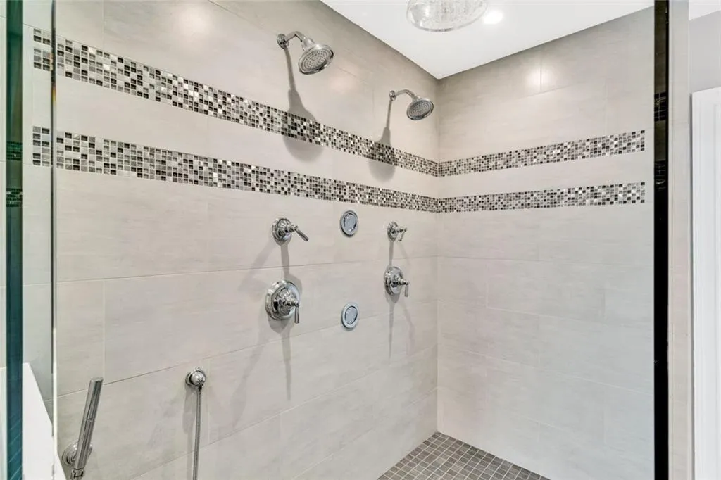 2881 Ne Peachtree Road Ne Unit 1202, Atlanta, Georgia 30305, 2 Bedrooms Bedrooms, ,2 BathroomsBathrooms,Residential,For Sale,2881 Ne Peachtree Road Ne Unit 1202,7588136