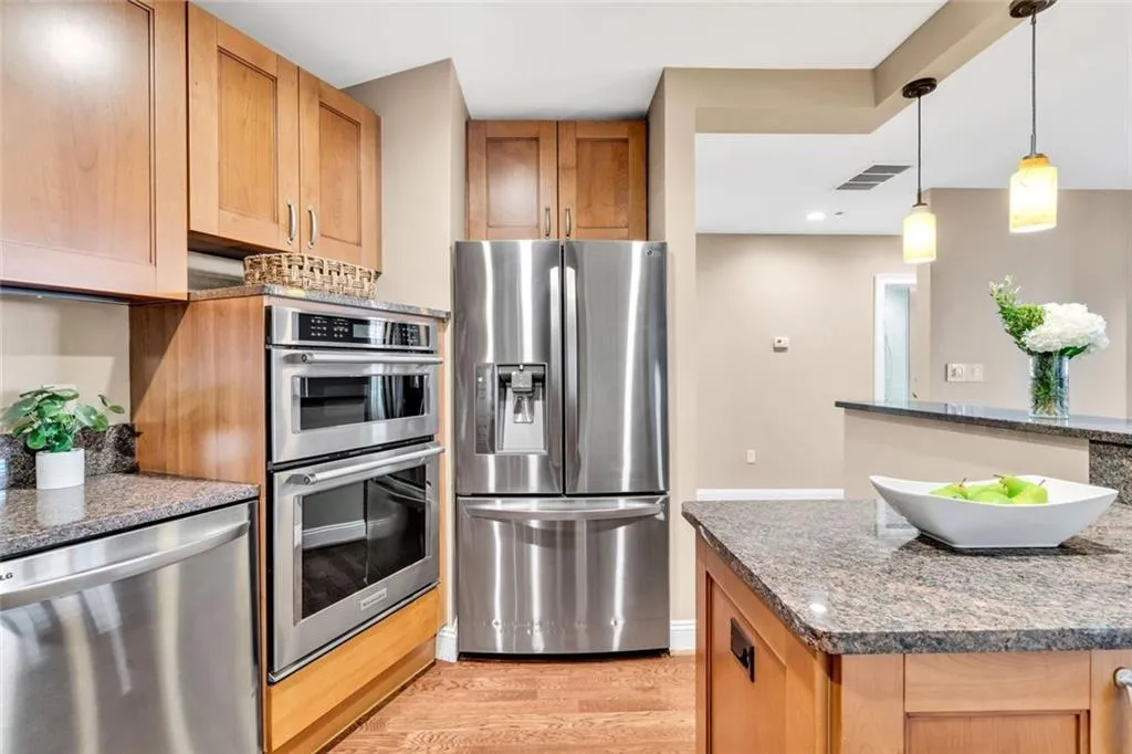 2881 Ne Peachtree Road Ne Unit 1202, Atlanta, Georgia 30305, 2 Bedrooms Bedrooms, ,2 BathroomsBathrooms,Residential,For Sale,2881 Ne Peachtree Road Ne Unit 1202,7588136