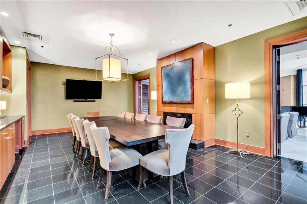 2881 Ne Peachtree Road Ne Unit 1202, Atlanta, Georgia 30305, 2 Bedrooms Bedrooms, ,2 BathroomsBathrooms,Residential,For Sale,2881 Ne Peachtree Road Ne Unit 1202,7588136