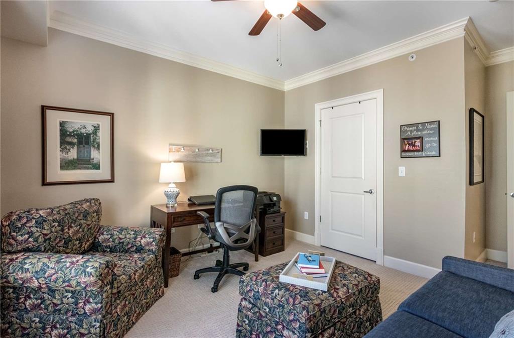 This unit is so super bright being on the 6th floor and a corner unit!