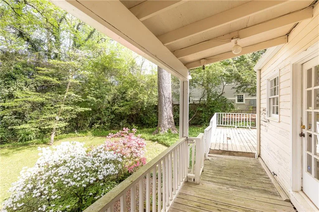 70 Mount Paran Road Ne, Atlanta, Georgia 30342, 2 Bedrooms Bedrooms, ,2 BathroomsBathrooms,Residential,Sold,70 Mount Paran Road Ne,7583385