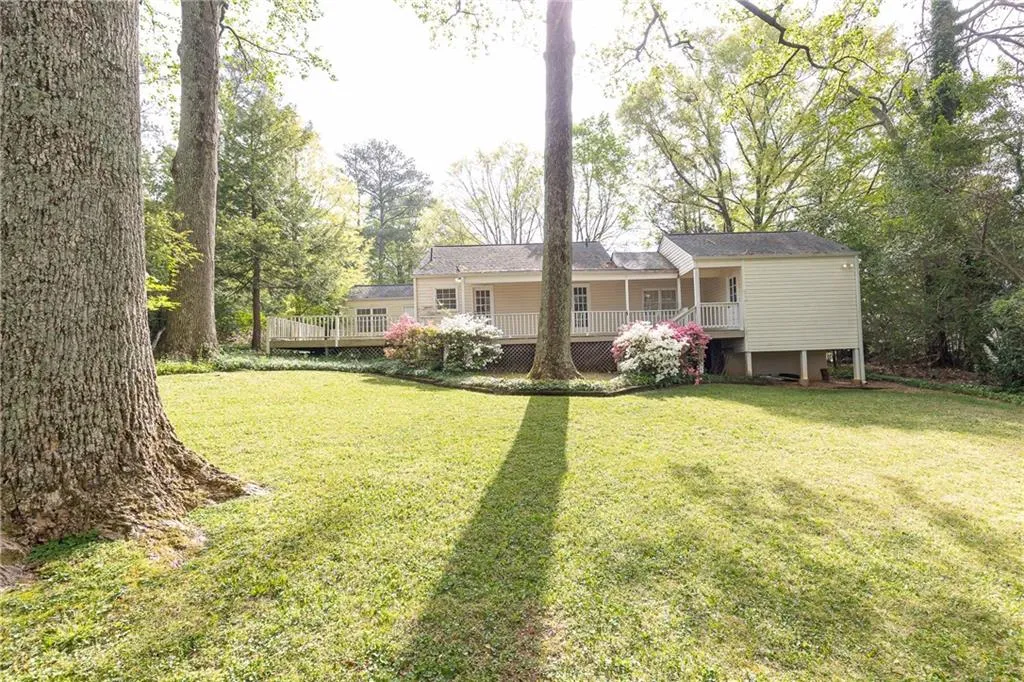 70 Mount Paran Road Ne, Atlanta, Georgia 30342, 2 Bedrooms Bedrooms, ,2 BathroomsBathrooms,Residential,Sold,70 Mount Paran Road Ne,7583385