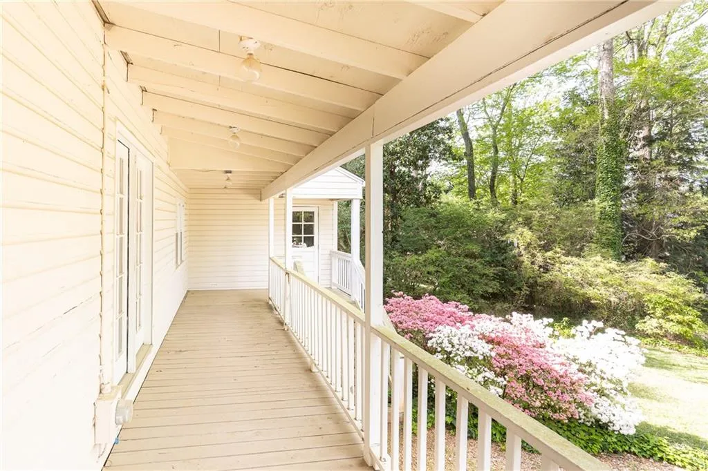 70 Mount Paran Road Ne, Atlanta, Georgia 30342, 2 Bedrooms Bedrooms, ,2 BathroomsBathrooms,Residential,Sold,70 Mount Paran Road Ne,7583385