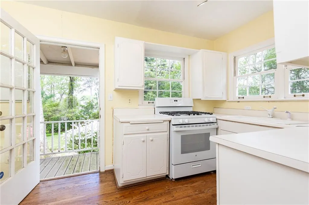 70 Mount Paran Road Ne, Atlanta, Georgia 30342, 2 Bedrooms Bedrooms, ,2 BathroomsBathrooms,Residential,Sold,70 Mount Paran Road Ne,7583385