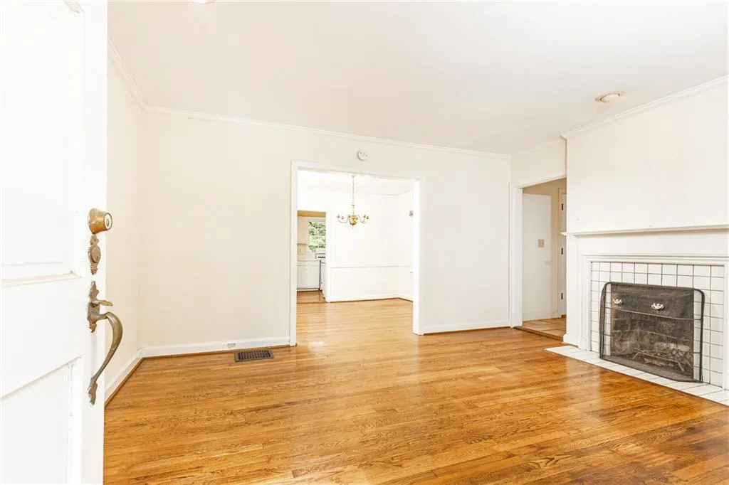 70 Mount Paran Road Ne, Atlanta, Georgia 30342, 2 Bedrooms Bedrooms, ,2 BathroomsBathrooms,Residential,Sold,70 Mount Paran Road Ne,7583385