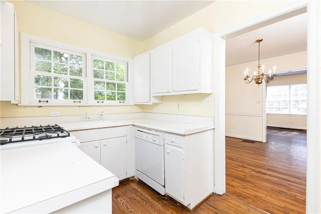 70 Mount Paran Road Ne, Atlanta, Georgia 30342, 2 Bedrooms Bedrooms, ,2 BathroomsBathrooms,Residential,Sold,70 Mount Paran Road Ne,7583385