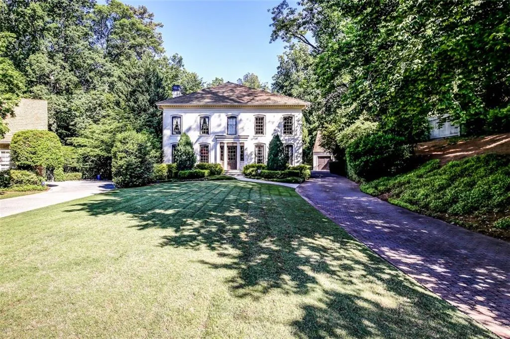 916 Club Station Drive Ne, Atlanta, Georgia 30319, 6 Bedrooms Bedrooms, ,5 BathroomsBathrooms,Residential,Sold,916 Club Station Drive Ne,5792809