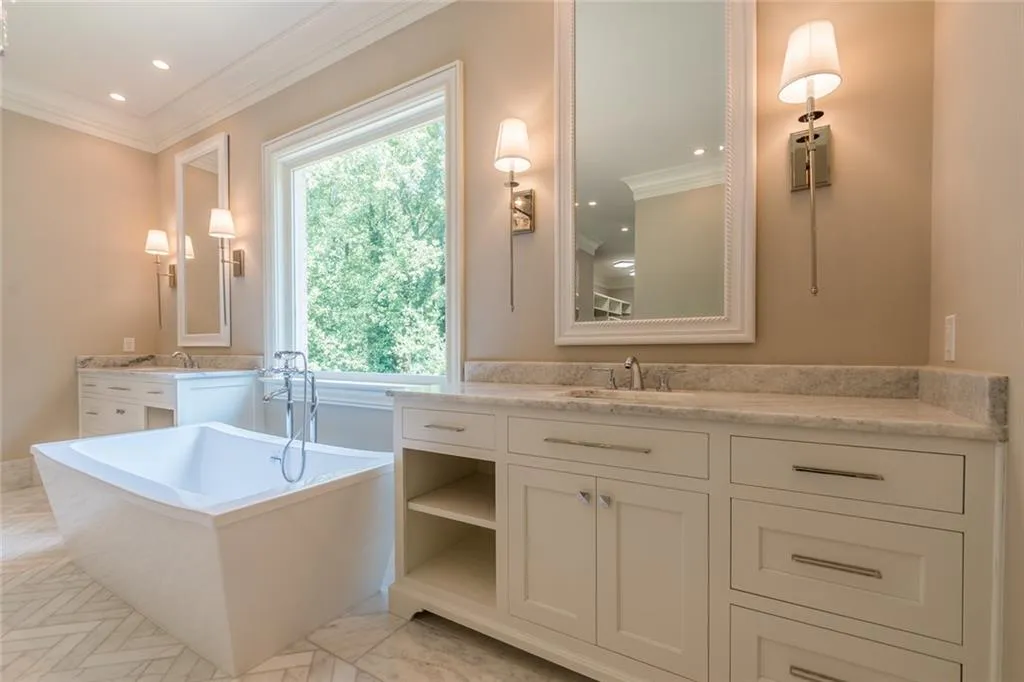 5965 Riverside Drive, Atlanta, Georgia 30328, 6 Bedrooms Bedrooms, ,6 BathroomsBathrooms,Residential,Sold,5965 Riverside Drive,6053521