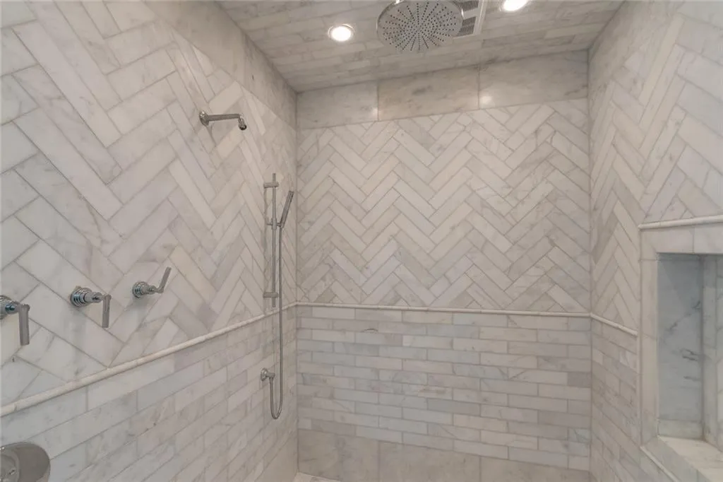 5965 Riverside Drive, Atlanta, Georgia 30328, 6 Bedrooms Bedrooms, ,6 BathroomsBathrooms,Residential,Sold,5965 Riverside Drive,6053521